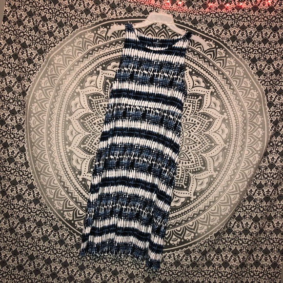 💙ATHLETA💙Adorable and Super Soft Tie Dye Dress! - Picture 3 of 4